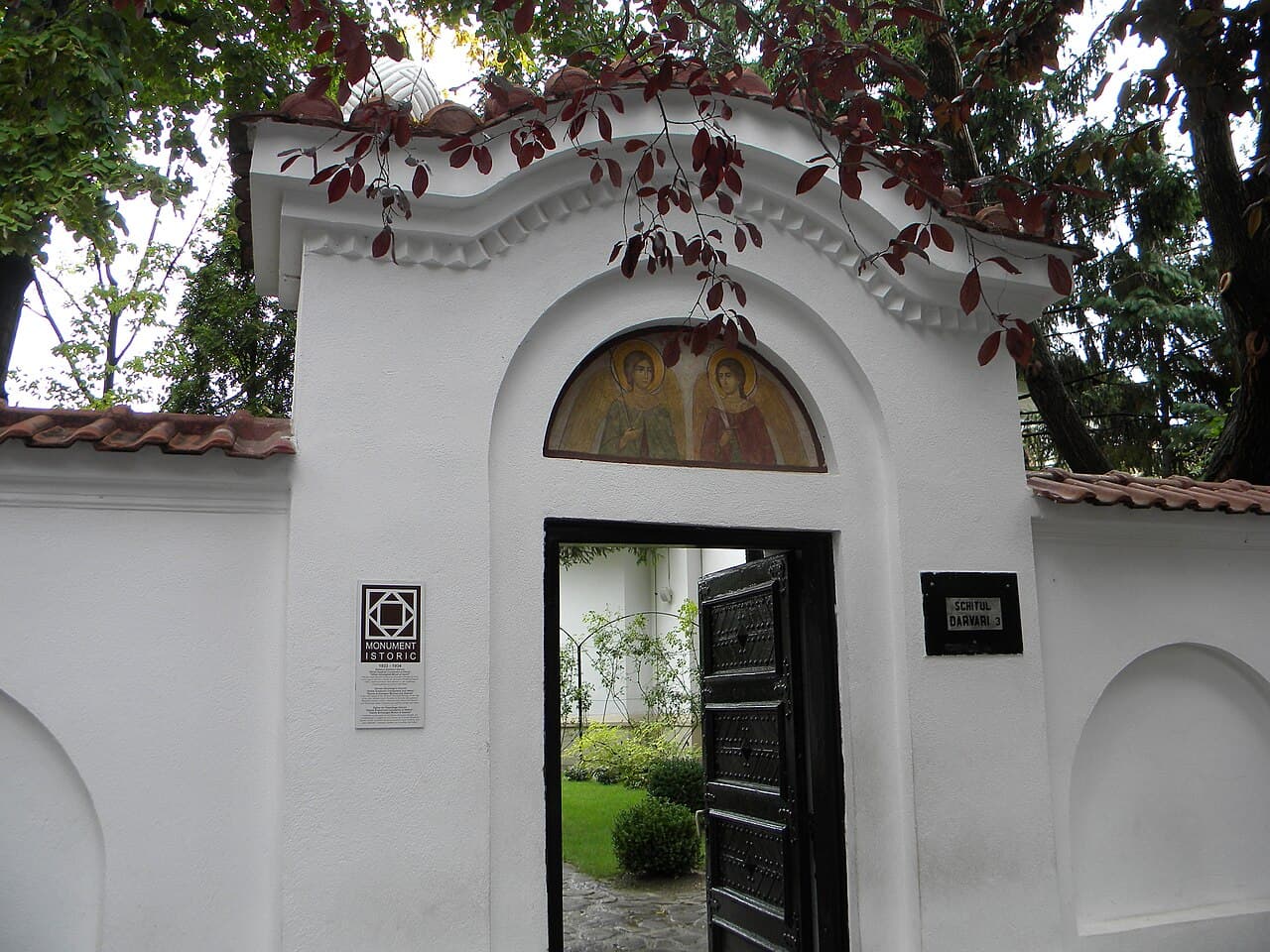 Schitul Darvari